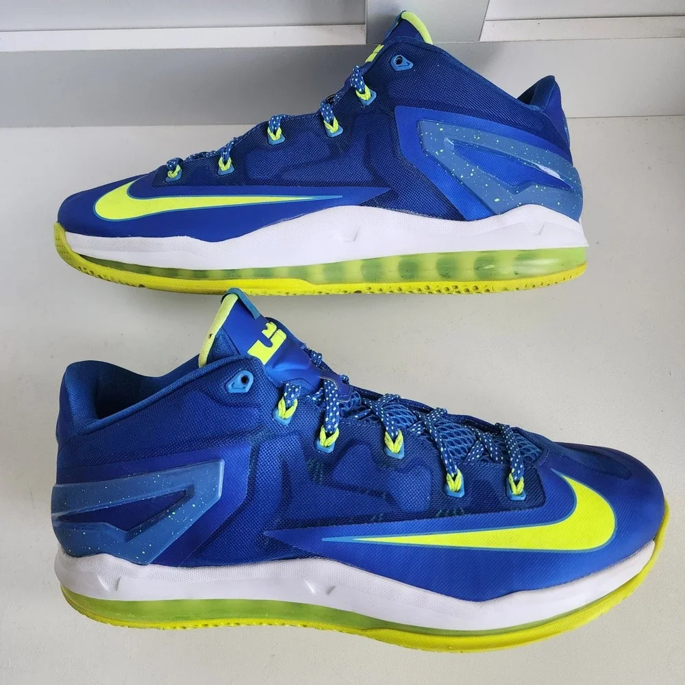 Nike LeBron 8 v/2 2011 Low Sprite Hyper Cobalt Volt White Mens Size 12
